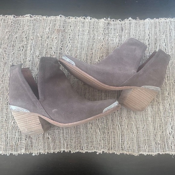 Jeffrey Campbell Cromwell Suede Taupe Brown Cut Out Western Ankle Boots booties - Picture 4 of 7